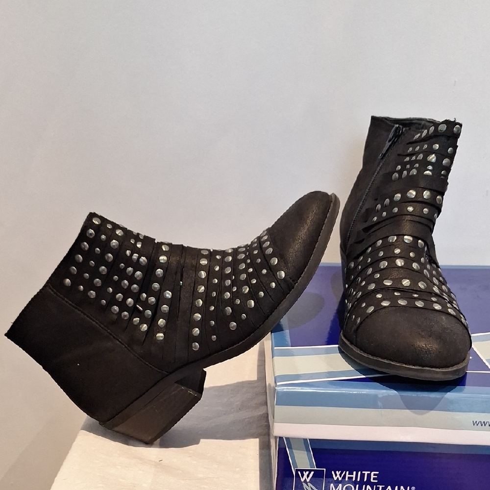 White Mountain Desire Black Ankle Boots with Silver Studs